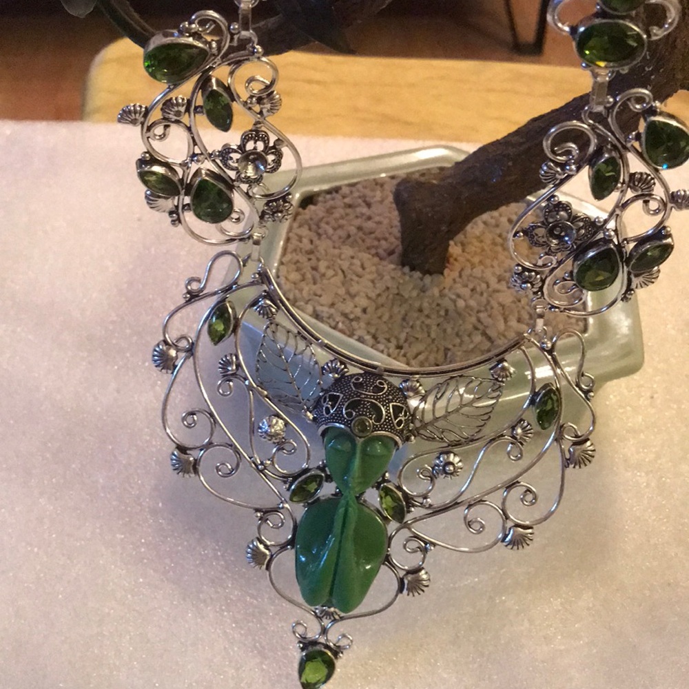Vintage 925 green turquoise praying lady necklace